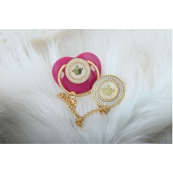 Kralice Desenli Zirkon Taşlı Emzik Ve Askı